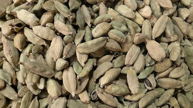 এলাচের বাজারে অস্থিরতা কেন?